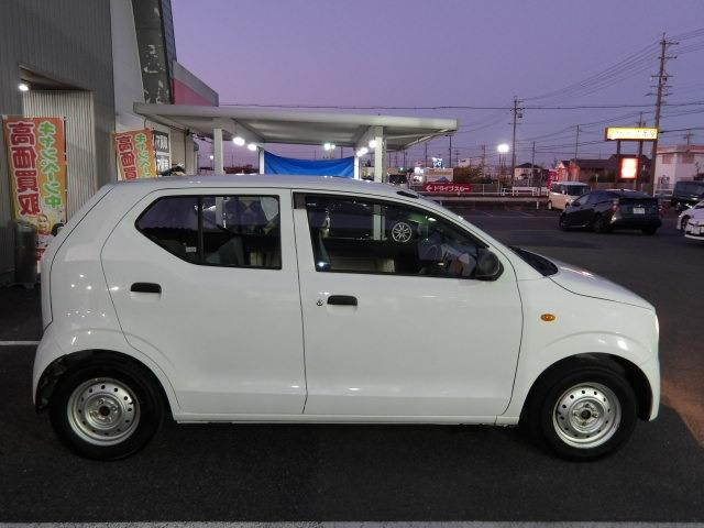 アルト ＶＰ　オートギアシフト　オーディオ　キーレスキー　サイドバイザー　フロアマット　ＡＢＳ　イモビライザー　１３インチ鉄チンホイール（6枚目）