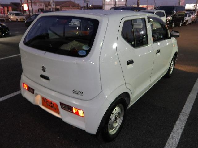 アルト ＶＰ　オートギアシフト　オーディオ　キーレスキー　サイドバイザー　フロアマット　ＡＢＳ　イモビライザー　１３インチ鉄チンホイール（10枚目）