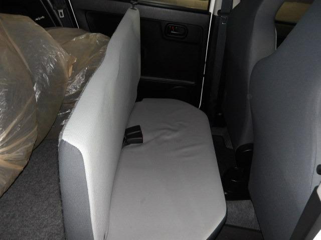 アルト ＶＰ　オートギアシフト　オーディオ　キーレスキー　サイドバイザー　フロアマット　ＡＢＳ　イモビライザー　１３インチ鉄チンホイール（15枚目）