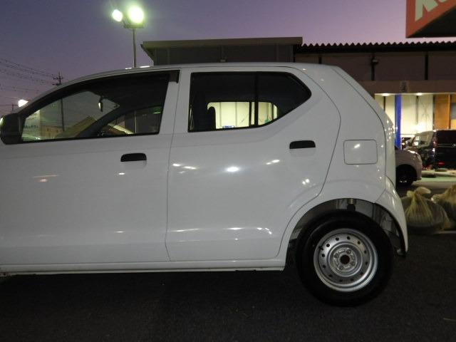 アルト ＶＰ　オートギアシフト　オーディオ　キーレスキー　サイドバイザー　フロアマット　ＡＢＳ　イモビライザー　１３インチ鉄チンホイール（28枚目）