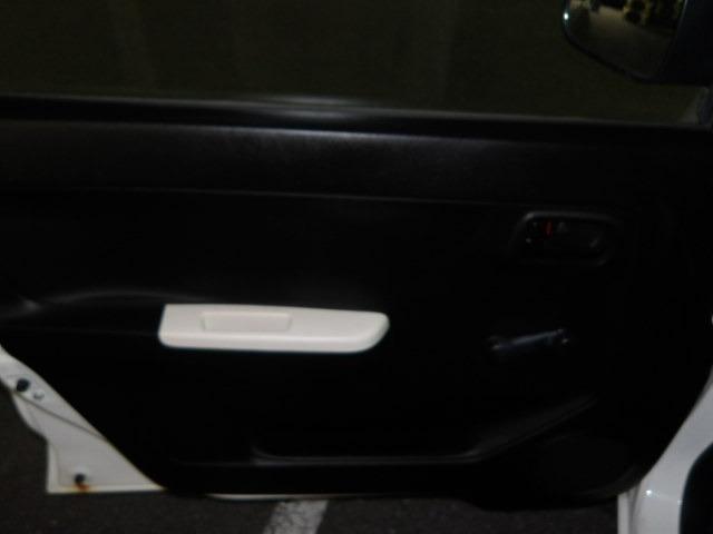 アルト ＶＰ　オートギアシフト　オーディオ　キーレスキー　サイドバイザー　フロアマット　ＡＢＳ　イモビライザー　１３インチ鉄チンホイール（41枚目）