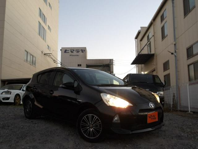 アクア Ｇ　純正フルセグナビ　ブルートゥース対応　ワンオーナー　バックカメラ　ＥＴＣ　ステアリングリモコン　スマートキー　プッシュスタート　オートエアコン　ウィンカーミラー　社外１５インチアルミホイール（8枚目）