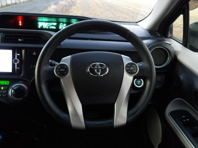 アクア Ｇ　純正フルセグナビ　ブルートゥース対応　ワンオーナー　バックカメラ　ＥＴＣ　ステアリングリモコン　スマートキー　プッシュスタート　オートエアコン　ウィンカーミラー　社外１５インチアルミホイール（17枚目）