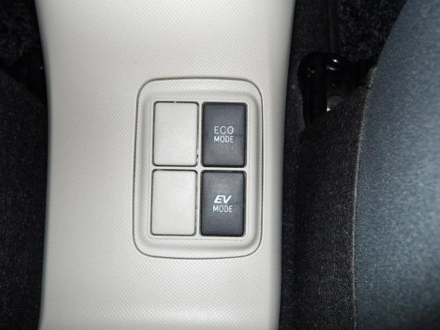 アクア Ｇ　純正フルセグナビ　ブルートゥース対応　ワンオーナー　バックカメラ　ＥＴＣ　ステアリングリモコン　スマートキー　プッシュスタート　オートエアコン　ウィンカーミラー　社外１５インチアルミホイール（41枚目）