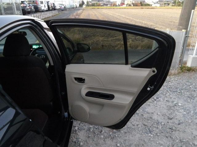 アクア Ｇ　純正フルセグナビ　ブルートゥース対応　ワンオーナー　バックカメラ　ＥＴＣ　ステアリングリモコン　スマートキー　プッシュスタート　オートエアコン　ウィンカーミラー　社外１５インチアルミホイール（44枚目）