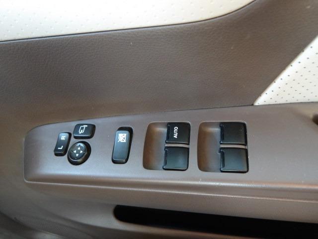 モコ ドルチェＸ　ＫＥＮＷＯＯＤ地デジナビ　レザーシート　バックカメラ　ＥＴＣ　アイドリングストップ　ＨＩＤオートヘッドライト　スマートキー　フロアマット　サイドバイザー　オートＡ／Ｃ　純正１４インチアルミホイール（29枚目）