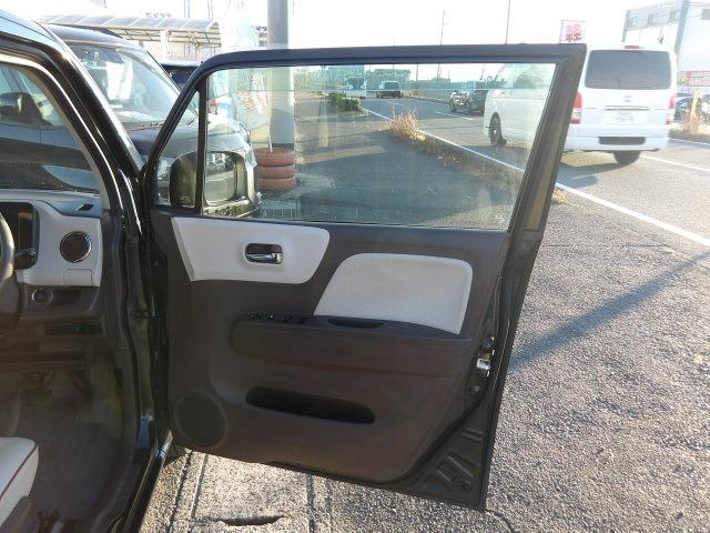 モコ ドルチェＸ　ＫＥＮＷＯＯＤ地デジナビ　レザーシート　バックカメラ　ＥＴＣ　アイドリングストップ　ＨＩＤオートヘッドライト　スマートキー　フロアマット　サイドバイザー　オートＡ／Ｃ　純正１４インチアルミホイール（30枚目）