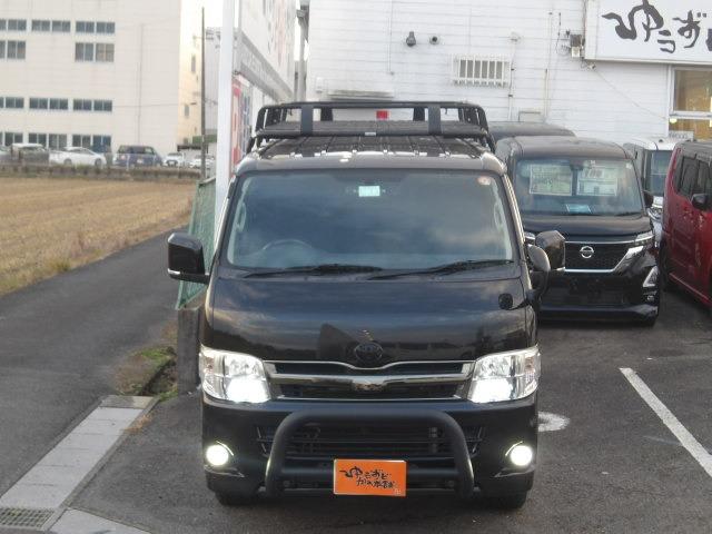 ハイエースバン ロングスーパーＧＬ　２０１４１０ｋｍタイミングベルト交換　リフトアップ　フロントバンパーガード　ジーアイ・ギアルーフラック　ベットキット　フリップダウンモニター　ブルートゥース対応フルセグナビ　バックカメラ　ＥＴＣ（4枚目）