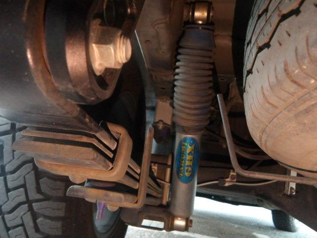 ハイエースバン ロングスーパーＧＬ　２０１４１０ｋｍタイミングベルト交換　リフトアップ　フロントバンパーガード　ジーアイ・ギアルーフラック　ベットキット　フリップダウンモニター　ブルートゥース対応フルセグナビ　バックカメラ　ＥＴＣ（29枚目）