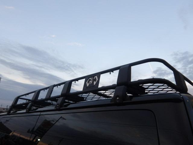 ハイエースバン ロングスーパーＧＬ　２０１４１０ｋｍタイミングベルト交換　リフトアップ　フロントバンパーガード　ジーアイ・ギアルーフラック　ベットキット　フリップダウンモニター　ブルートゥース対応フルセグナビ　バックカメラ　ＥＴＣ（30枚目）