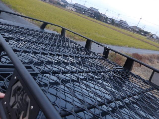 ハイエースバン ロングスーパーＧＬ　２０１４１０ｋｍタイミングベルト交換　リフトアップ　フロントバンパーガード　ジーアイ・ギアルーフラック　ベットキット　フリップダウンモニター　ブルートゥース対応フルセグナビ　バックカメラ　ＥＴＣ（32枚目）