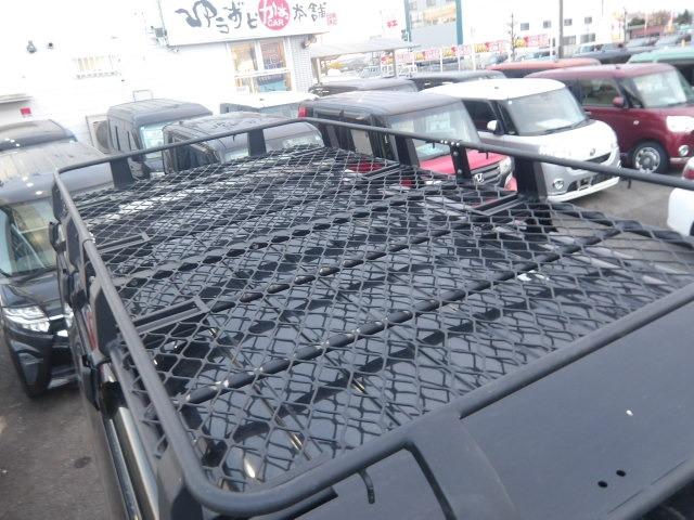 ハイエースバン ロングスーパーＧＬ　２０１４１０ｋｍタイミングベルト交換　リフトアップ　フロントバンパーガード　ジーアイ・ギアルーフラック　ベットキット　フリップダウンモニター　ブルートゥース対応フルセグナビ　バックカメラ　ＥＴＣ（33枚目）