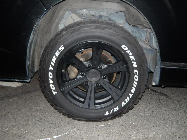 ハイエースバン ロングスーパーＧＬ　２０１４１０ｋｍタイミングベルト交換　リフトアップ　フロントバンパーガード　ジーアイ・ギアルーフラック　ベットキット　フリップダウンモニター　ブルートゥース対応フルセグナビ　バックカメラ　ＥＴＣ（40枚目）