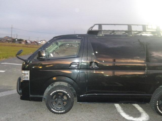 ハイエースバン ロングスーパーＧＬ　２０１４１０ｋｍタイミングベルト交換　リフトアップ　フロントバンパーガード　ジーアイ・ギアルーフラック　ベットキット　フリップダウンモニター　ブルートゥース対応フルセグナビ　バックカメラ　ＥＴＣ（43枚目）