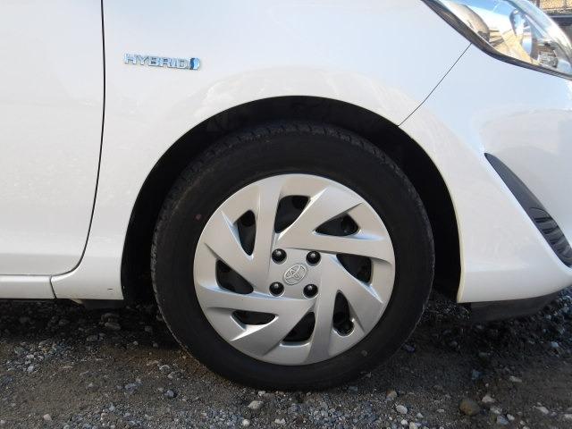 アクア Ｌ　ブルートゥース対応純正ナビ　アイドリングストップ　キーレスキー　オートＡ／Ｃ　フロアマット　サイドバイザー　ＥＣＯモード　ＥＶモード　ヘッドライトレベライザー　ホイールキャップ　ハロゲンヘッドライト（19枚目）