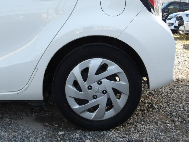 アクア Ｌ　ブルートゥース対応純正ナビ　アイドリングストップ　キーレスキー　オートＡ／Ｃ　フロアマット　サイドバイザー　ＥＣＯモード　ＥＶモード　ヘッドライトレベライザー　ホイールキャップ　ハロゲンヘッドライト（25枚目）