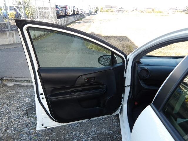 アクア Ｌ　ブルートゥース対応純正ナビ　アイドリングストップ　キーレスキー　オートＡ／Ｃ　フロアマット　サイドバイザー　ＥＣＯモード　ＥＶモード　ヘッドライトレベライザー　ホイールキャップ　ハロゲンヘッドライト（44枚目）