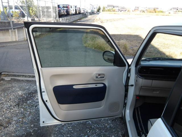 アルトラパン モード　ブルートゥース対応フルセグナビ　衝突軽減ブレーキ　コーナーセンサー　レーンキープ　シートヒーター　バックカメラ　ドライブレコーダー　バックカメラ　ＨＩＤオートヘッドライト　ステアリングリモコン（48枚目）