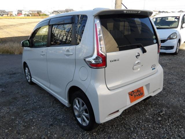 デイズ ハイウェイスター X 衝突軽減ブレーキ・エコアイドル・バックカメラ・アラウンドビューモニター・ETC・スマートキー・HIDオートライト・純正14インチアルミ・オート電格ミラー・ドライブレコーダー・オートハイビーム(11枚目)