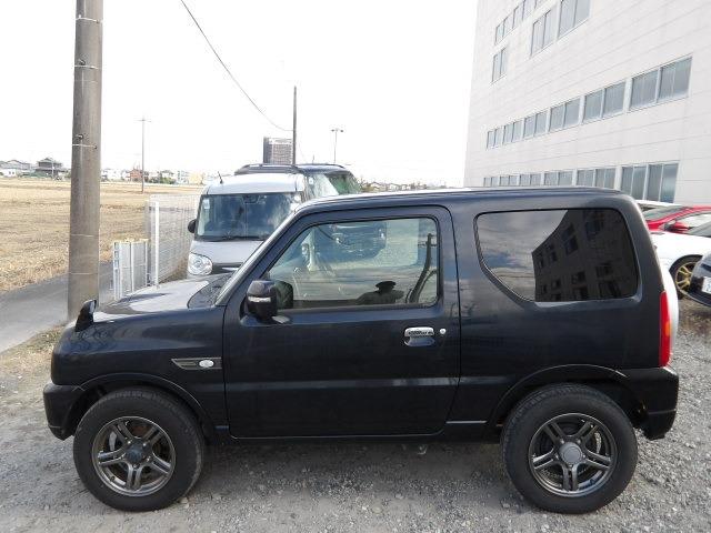 ジムニー ランドベンチャー ターボ パートタイム4WD 前後ドライブレコーダー シートヒーター ステアリモコン ETC KENWOODメモリーナビ フロアマット 16インチ純正アルミホイール キーレスキー 電動格納ドアミラー(7枚目)