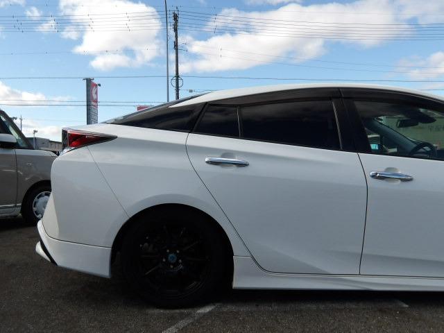 プリウス E TRDエアロ ブリッツ車高調 クルーズコントロール 衝突軽減ブレーキ レーンアシスト ステアリングリモコン バックカメラ E カロッツェリア8インチメモリーナビ Bluetooth接続 フルセグテレビ(15枚目)