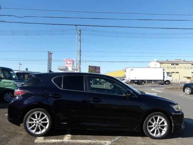 ＣＴ ＣＴ２００ｈ　バージョンＣ　スピンドルグリル　純正ＨＤＤナビ　シートヒーター　バックカメラ　クルーズコントロール　ＥＴＣ　ドライブレコーダー　パドルシフト　ステアリングリモコン　アイドリングストップ　フロアマット　スマートキー（6枚目）