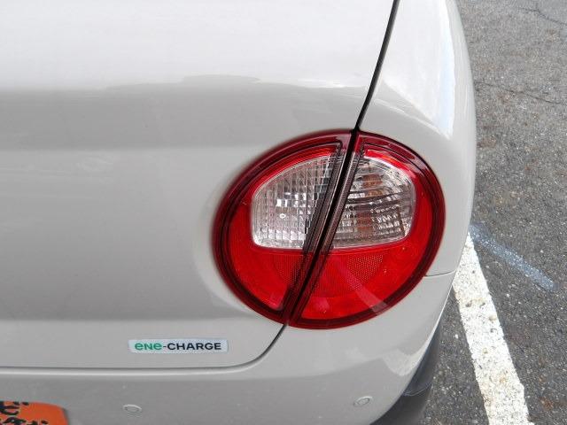 アルトラパン Ｘ　ブルートゥース対応地デジナビ　前席シートヒーター　衝突軽減ブレーキ　アラウンドビューモニター　クリアランスソナー　スマートキー×２　ＨＩＤオートヘッドライト　オートリトラミラー　サイドバイザー　ＥＳＣ（21枚目）