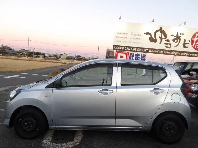 プレオプラス Ｆ　アイドリングストップ　走行距離３万キロ以下　キーレスキー　純正オーディオ　ＡＢＳ　純正セキュリティ　サイドバイザー　ヘッドライトレベライザー　ＥＳＣ（7枚目）