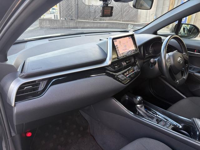 Ｃ－ＨＲ Ｓ　ＬＥＤパッケージ　ＫＵＨＬ　ＲＡＣＩＮＧエアロ・２０インチＡＷ・マフラー／車高調／社外９インチナビ・バックカメラ・フルセグＴＶ／セーフティセンス／レーダークルーズコントロール／ＬＥＤヘッドライト／ＥＴＣ（22枚目）