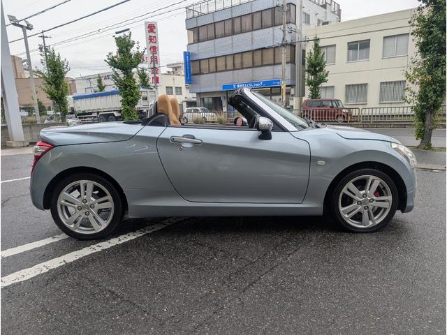 コペン ローブ　ユーザー買取／車検整備付／ＡＴ・ターボ／ツートンカラー／スマートキー／純正ナビ・フルセグＴＶ／Ｂカメラ／シートヒーター／ＬＥＤヘッドライト／純正１６インチＡＷ／ＥＴＣ／（7枚目）