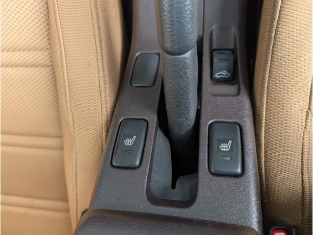 コペン ローブ　ユーザー買取／車検整備付／ＡＴ・ターボ／ツートンカラー／スマートキー／純正ナビ・フルセグＴＶ／Ｂカメラ／シートヒーター／ＬＥＤヘッドライト／純正１６インチＡＷ／ＥＴＣ／（29枚目）