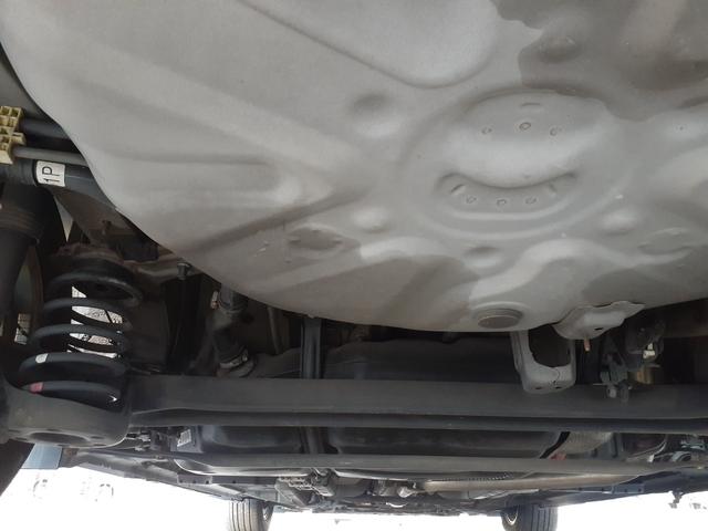 プリウス Ｓ　車検整備付／１オーナー禁煙車／純正ナビ・バックカメラ・フルセグＴＶ・Ｂｌｕｅｔｏｏｔｈ接続／ＥＴＣ／スマートキー・プッシュスタート（17枚目）