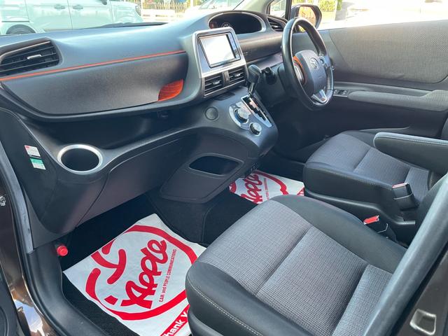 シエンタ ファンベースG ワンオーナー 両側電動スライドドア 地デジTV バックカメラ トヨタセーフティセンス オートマチックハイビーム 衝突被害軽減ブレーキ 横滑り防止 スマートキー プッシュスタート ウォークスルー(20枚目)