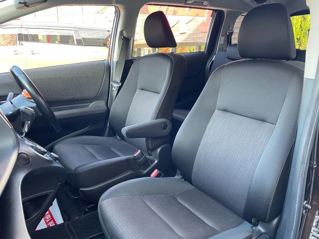 シエンタ ファンベースG ワンオーナー 両側電動スライドドア 地デジTV バックカメラ トヨタセーフティセンス オートマチックハイビーム 衝突被害軽減ブレーキ 横滑り防止 スマートキー プッシュスタート ウォークスルー(21枚目)