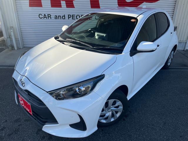 ヤリス Ｘ　純正ナビ　Ｂｌｕｅｔｏｏｔｈ　Ｂカメラ　スマートキー２個　オートヘッドライト　ＥＴＣ　ＰＣＳ　ＬＴＡ　ＬＤＡ　ＰＫＳＢ（3枚目）