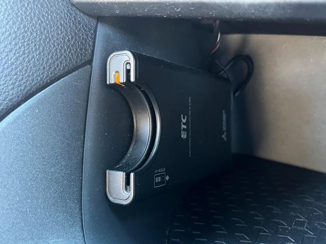 ヤリス Ｘ　純正ナビ　Ｂｌｕｅｔｏｏｔｈ　Ｂカメラ　スマートキー２個　オートヘッドライト　ＥＴＣ　ＰＣＳ　ＬＴＡ　ＬＤＡ　ＰＫＳＢ（23枚目）