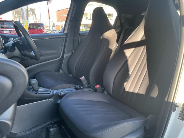 ヤリス Ｘ　純正ナビ　Ｂｌｕｅｔｏｏｔｈ　Ｂカメラ　スマートキー２個　オートヘッドライト　ＥＴＣ　ＰＣＳ　ＬＴＡ　ＬＤＡ　ＰＫＳＢ（30枚目）