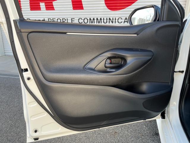 ヤリス Ｘ　純正ナビ　Ｂｌｕｅｔｏｏｔｈ　Ｂカメラ　スマートキー２個　オートヘッドライト　ＥＴＣ　ＰＣＳ　ＬＴＡ　ＬＤＡ　ＰＫＳＢ（32枚目）