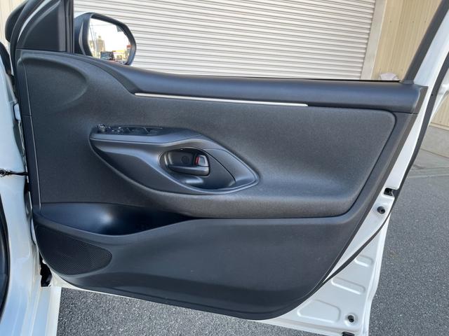 ヤリス Ｘ　純正ナビ　Ｂｌｕｅｔｏｏｔｈ　Ｂカメラ　スマートキー２個　オートヘッドライト　ＥＴＣ　ＰＣＳ　ＬＴＡ　ＬＤＡ　ＰＫＳＢ（33枚目）