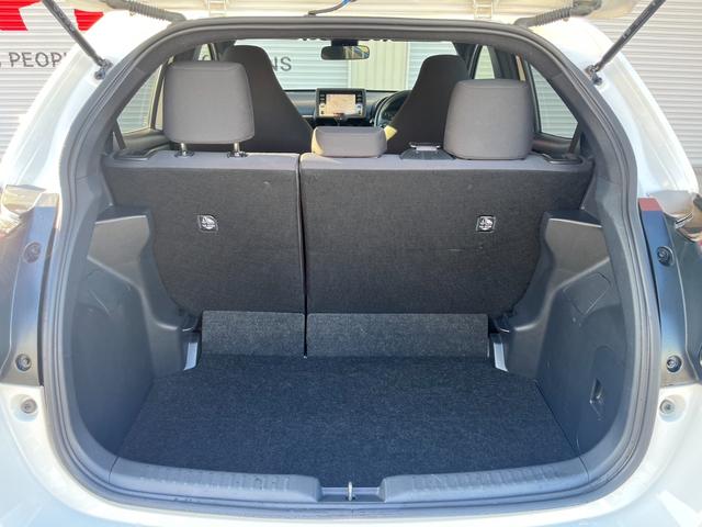 ヤリス Ｘ　純正ナビ　Ｂｌｕｅｔｏｏｔｈ　Ｂカメラ　スマートキー２個　オートヘッドライト　ＥＴＣ　ＰＣＳ　ＬＴＡ　ＬＤＡ　ＰＫＳＢ（35枚目）