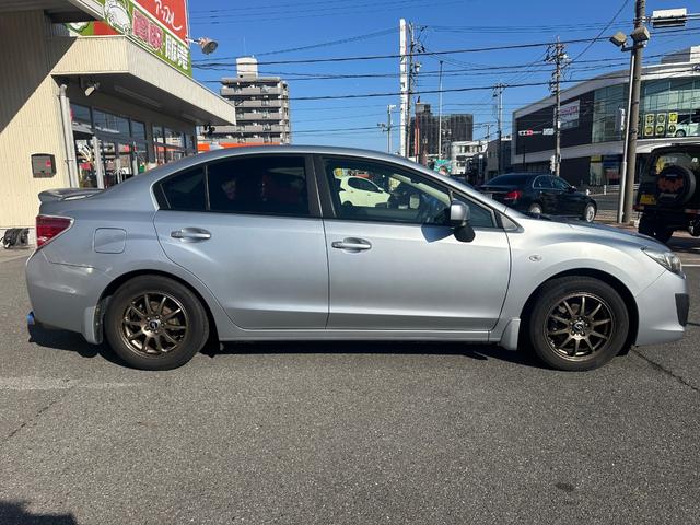 インプレッサＧ４ １．６ｉ－Ｌ　５速ＭＴ　社外１６インチアルミ　柿本マフラー　カロッツェリアメモリーナビ　フルセグＴＶ　Ｂカメラ　Ｂｌｕｅｔｏｏｔｈオーディオ　ＥＴＣ　ディスチャージヘッド　キーレス　スペアキー（5枚目）