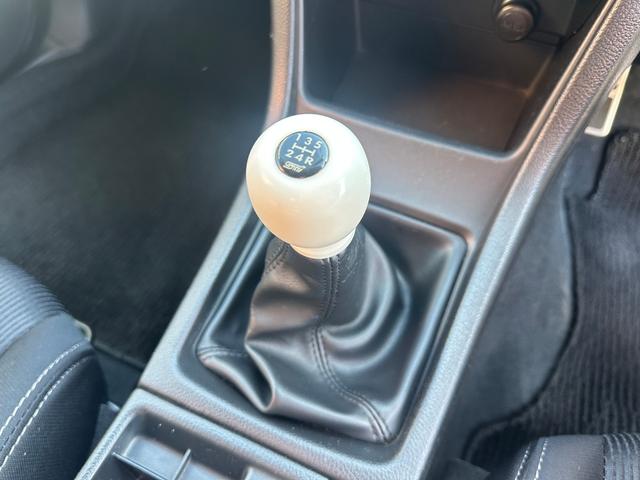 インプレッサＧ４ １．６ｉ－Ｌ　５速ＭＴ　社外１６インチアルミ　柿本マフラー　カロッツェリアメモリーナビ　フルセグＴＶ　Ｂカメラ　Ｂｌｕｅｔｏｏｔｈオーディオ　ＥＴＣ　ディスチャージヘッド　キーレス　スペアキー（20枚目）