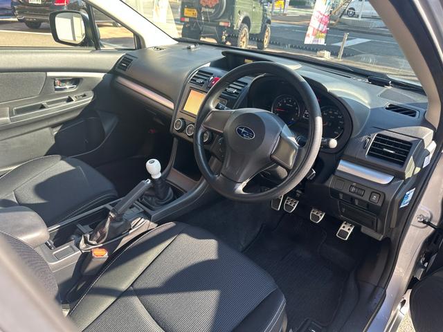 インプレッサＧ４ １．６ｉ－Ｌ　５速ＭＴ　社外１６インチアルミ　柿本マフラー　カロッツェリアメモリーナビ　フルセグＴＶ　Ｂカメラ　Ｂｌｕｅｔｏｏｔｈオーディオ　ＥＴＣ　ディスチャージヘッド　キーレス　スペアキー（23枚目）