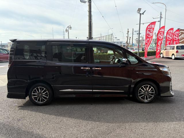 ヴォクシー ＺＳ　モデリスタエアロ（Ｆ・Ｓ・Ｒ）／両側電動スライドドア／純正１０インチナビ／フルセグ／バックカメラ／Ｂｌｕｅｔｏｏｔｈ／ＬＥＤヘッドライト／ＥＴＣ／車検Ｒ９年１月１１日（6枚目）