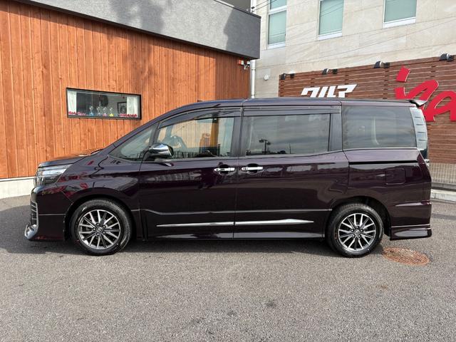 ヴォクシー ＺＳ　モデリスタエアロ（Ｆ・Ｓ・Ｒ）／両側電動スライドドア／純正１０インチナビ／フルセグ／バックカメラ／Ｂｌｕｅｔｏｏｔｈ／ＬＥＤヘッドライト／ＥＴＣ／車検Ｒ９年１月１１日（8枚目）