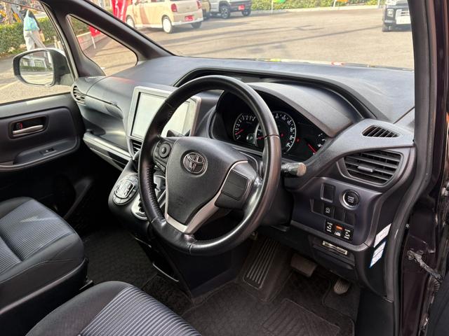 ヴォクシー ＺＳ　モデリスタエアロ（Ｆ・Ｓ・Ｒ）／両側電動スライドドア／純正１０インチナビ／フルセグ／バックカメラ／Ｂｌｕｅｔｏｏｔｈ／ＬＥＤヘッドライト／ＥＴＣ／車検Ｒ９年１月１１日（20枚目）