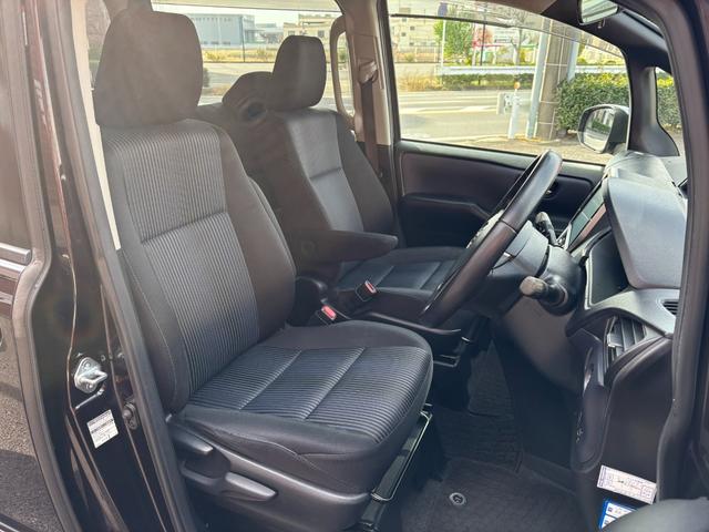 ヴォクシー ＺＳ　モデリスタエアロ（Ｆ・Ｓ・Ｒ）／両側電動スライドドア／純正１０インチナビ／フルセグ／バックカメラ／Ｂｌｕｅｔｏｏｔｈ／ＬＥＤヘッドライト／ＥＴＣ／車検Ｒ９年１月１１日（21枚目）