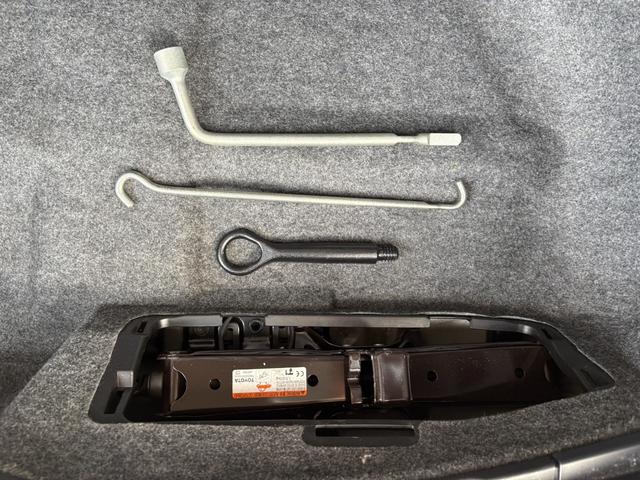 ヴォクシー ＺＳ　モデリスタエアロ（Ｆ・Ｓ・Ｒ）／両側電動スライドドア／純正１０インチナビ／フルセグ／バックカメラ／Ｂｌｕｅｔｏｏｔｈ／ＬＥＤヘッドライト／ＥＴＣ／車検Ｒ９年１月１１日（38枚目）