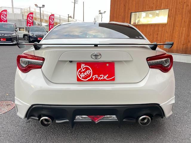 ８６ ＧＴリミテッド　ブラックパッケージ　社外ＳＤナビ／Ｂカメラ／ＴＲＤパーツ（Ｆスポイラー・サイドスカート・フェンダーエクステンション）モデリスタリアスパッツ／純正ＡＷ／クルコン／ハーフレザー／シートヒーター／ＬＥＤヘッドライト／ＥＴＣ（9枚目）