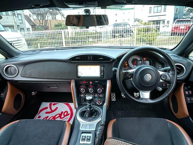 ８６ ＧＴリミテッド　ブラックパッケージ　社外ＳＤナビ／Ｂカメラ／ＴＲＤパーツ（Ｆスポイラー・サイドスカート・フェンダーエクステンション）モデリスタリアスパッツ／純正ＡＷ／クルコン／ハーフレザー／シートヒーター／ＬＥＤヘッドライト／ＥＴＣ（23枚目）